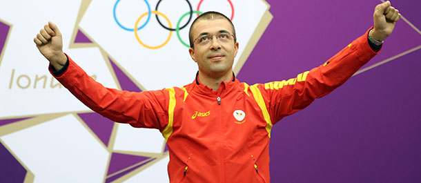 Tirador de rifle Moldoveanu da a Rumania primer oro