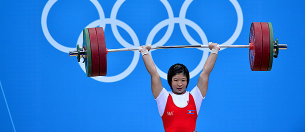 Rim Jong Sim de RPDC gana oro en categor&iacute;a de 69 kg en halterofilia femenil