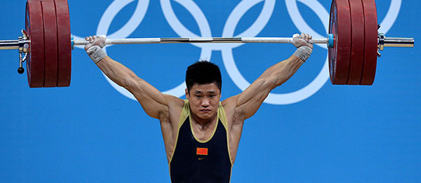 Chino L&uuml; Xiaojun rompe r&eacute;cord mundial en halterofilia 77 kg