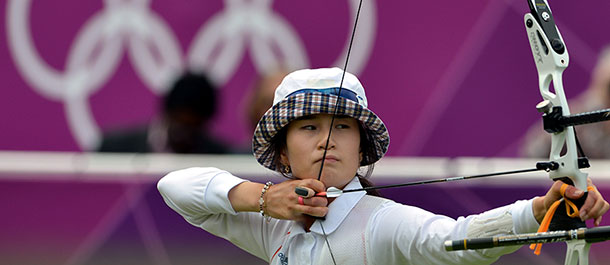 Surcoreana Ki Bo Bae gana oro en individual femenil de tiro con arco