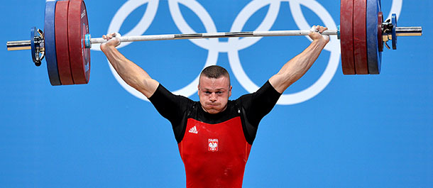Polaco Zielinski gana oro en halterofilia 85 kg