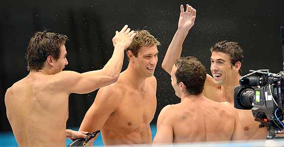 LONDRES 2012: EEUU gana medalla de oro en relevos 4x100m estilos varonil