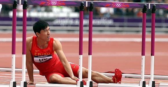 LONDRES 2012: Tropiezo de Liu Xiang en 110m vallas en Londres 2012