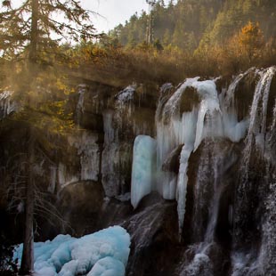 Sichuan: Bello paisaje invernal de Jiuzhaigou