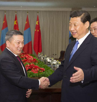 Presidente chino promete fortalecer lazos con Mongolia