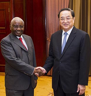 M&aacute;ximo asesor pol&iacute;tico chino se re&uacute;ne con presidente de Mozambique