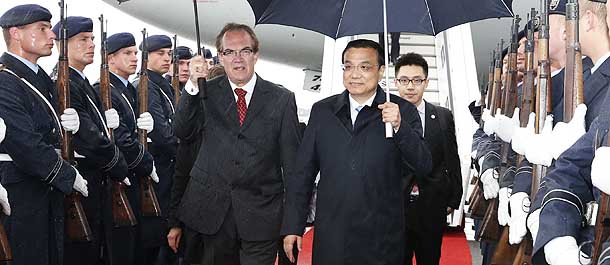 Primer ministro chino llega a Alemania en visita oficial