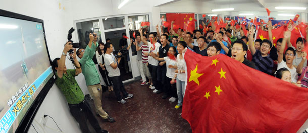 ESPECIAL: Crecen sueños de aficionados chinos al espacio por lanzamiento de Shenzhou-10