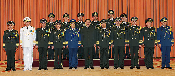 China promueve a capitán general a seis altos oficiales