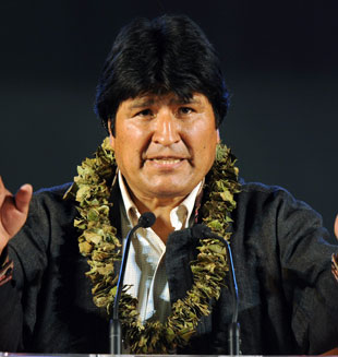 FMI impulsó privatizaciones en Bolivia, dice Presidente Morales