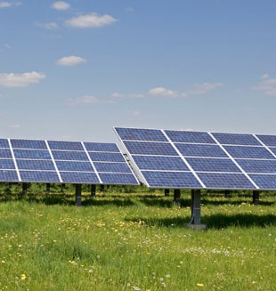UE adopta oficialmente compromiso de precios de paneles solares con China