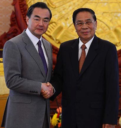 Laos y China prometen impulsar cooperación y mejorar lazos de amistad