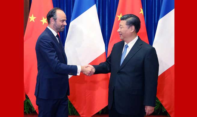 Xi Jinping se reúne con primer ministro francés Edouard Philippe