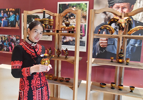 Desarrollo del turismo rojo en Yihai, Sichuan