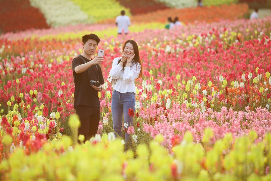 Reactivación de turismo durante vacaciones de Primero de Mayo en China