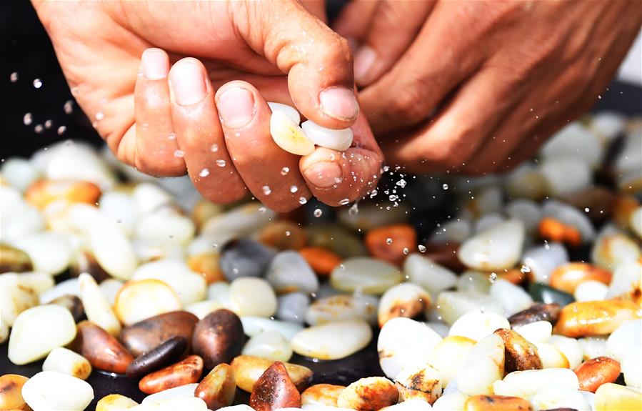 Ha reabierto recientemente el mercado de comercio de jade de Hotan