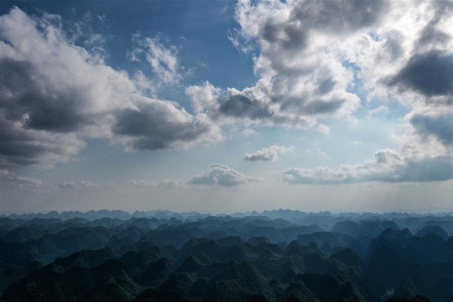 Paisaje del geoparque nacional de Qibainong en Guangxi