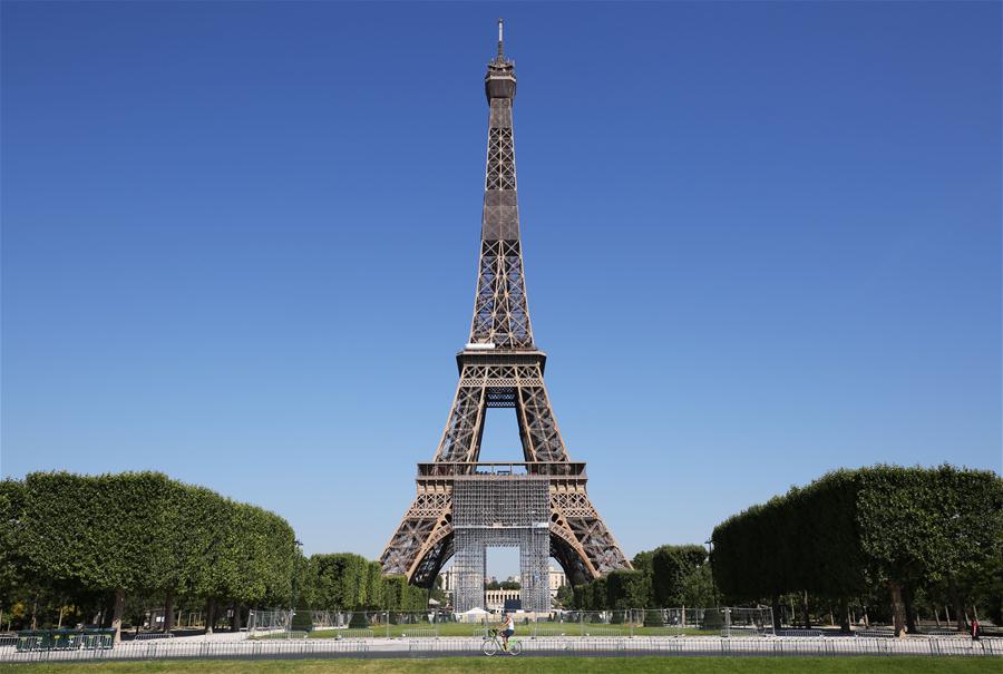Torre Eiffel reabre al público