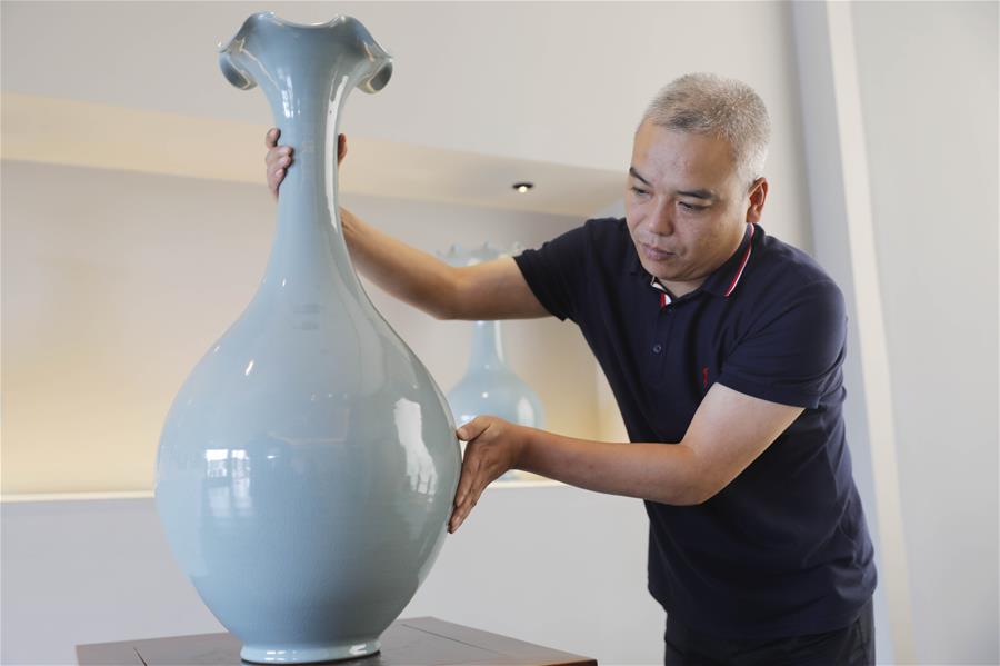 Productos de porcelana Ru de gran tama&ntilde;o en Baofeng, Henan