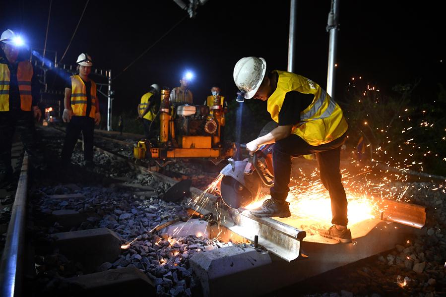 Construcci&oacute;n del ferrocarril de alta velocidad Hefei-Anqing en Anhui