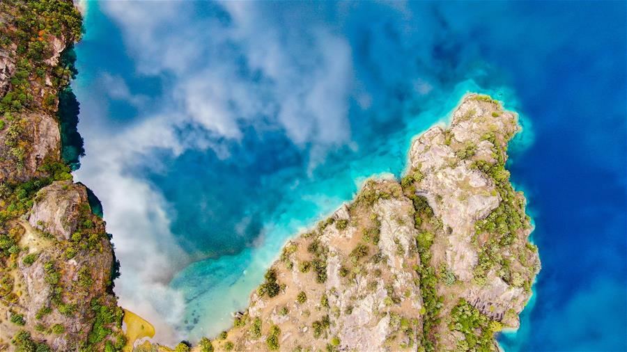 T&iacute;bet: "lago negro" en aldea Puyu del distrito Banbar, Qamdo