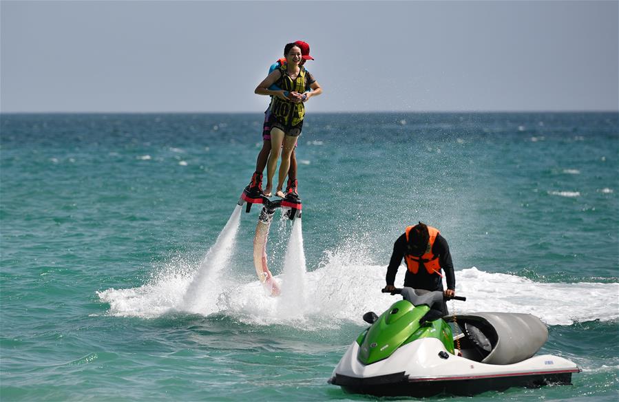 Atracciones tur&iacute;sticas en Sanya atraen a turistas de todo el pa&iacute;s durante vacaciones