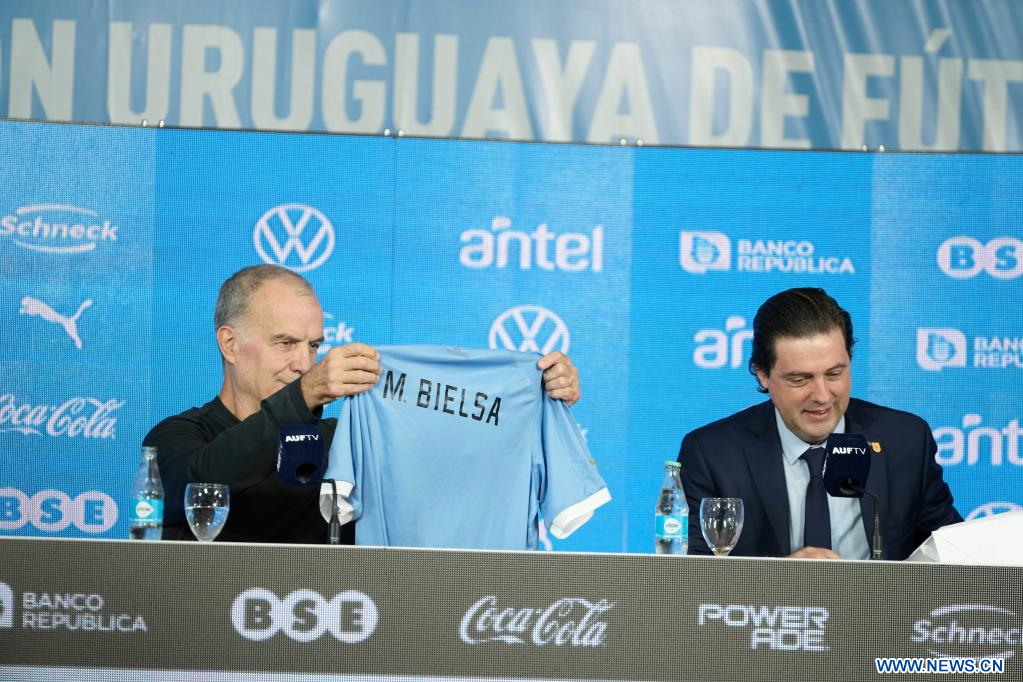 Bielsa nuevo entrenador de Uruguay