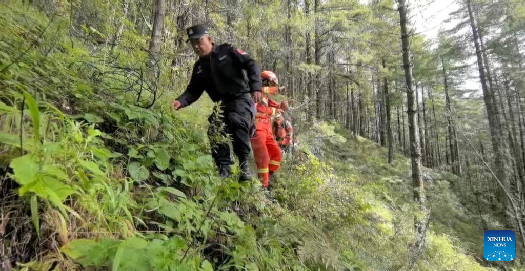 Rescatistas llegan a puerto fronterizo afectado por avalancha de lodo en región suroccidental china de Xizang 16 s7oJlkl5FSEM2Ppn